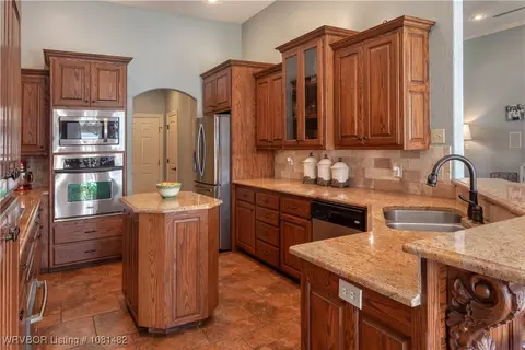 Kitchen - 3020 Brighton Pointe, Fort Smith, AR 72903 photo 3 of 5