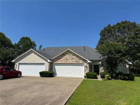 6001 6003 Park Valley Cir, Fort Smith, AR 72916