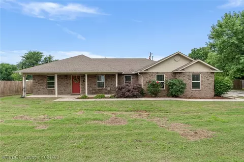 404 Mabray Ln, Muldrow, OK 74948
