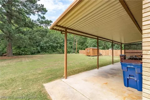 Exterior - 2901 Memphis St, Fort Smith, AR 72901 photo 8 of 9