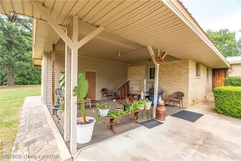 Exterior - 2901 Memphis St, Fort Smith, AR 72901 photo 2 of 9