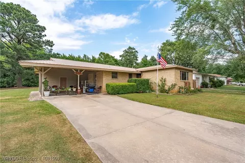 Exterior - 2901 Memphis St, Fort Smith, AR 72901 photo 4 of 9