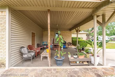Exterior - 2901 Memphis St, Fort Smith, AR 72901 photo 5 of 9