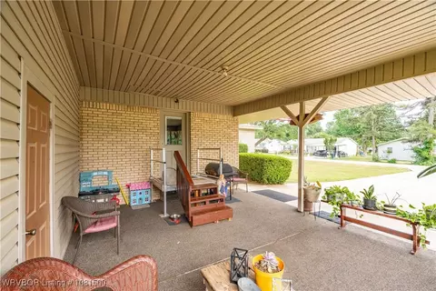 Exterior - 2901 Memphis St, Fort Smith, AR 72901 photo 6 of 9