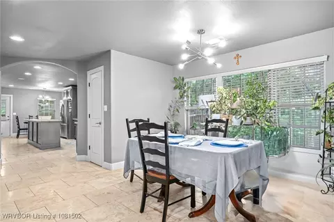 Dining - 2121 Garner Ln, Fort Smith, AR 72901 photo 2 of 3