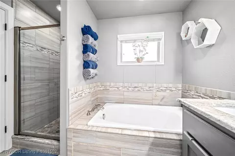 Bath - 2121 Garner Ln, Fort Smith, AR 72901 photo 1 of 5