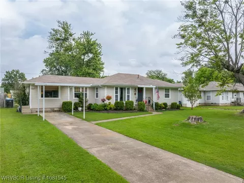 Exterior - 3909 S Q St, Fort Smith, AR 72903 photo 12 of 13