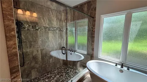 Bath - 218 Waterfront Cir, Alma, AR 72921 photo 1 of 1