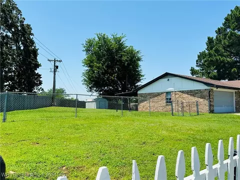 Exterior - 1301 9th St, Barling, AR 72923 photo 3 of 3
