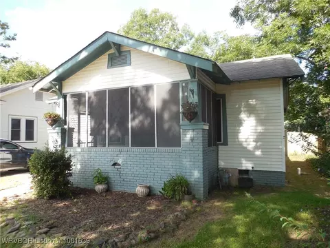 628 Clifton Ct, Fort Smith, AR 72903