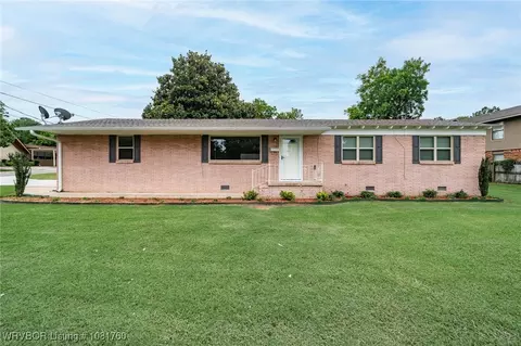 2120 Phoenix Ave, Fort Smith, AR 72901