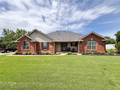 2420 Keystone Cir, Mulberry, AR 72947