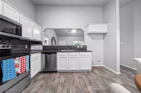 Kitchen - 7700 Huntington Way, Fort Smith, AR 72916 photo 1 of 2