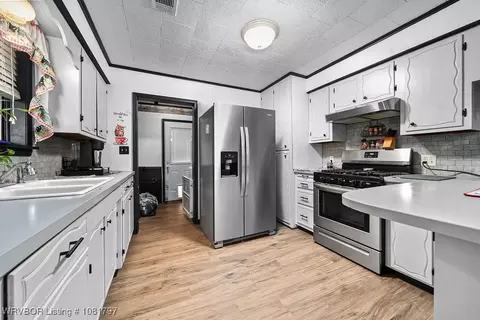 Kitchen - 809 Broadway St, Mansfield, AR 72944 photo 1 of 1