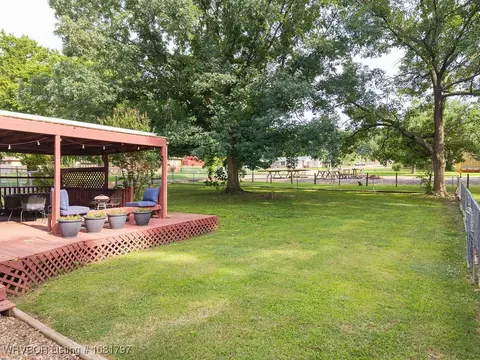 Exterior - 809 Broadway St, Mansfield, AR 72944 photo 13 of 17