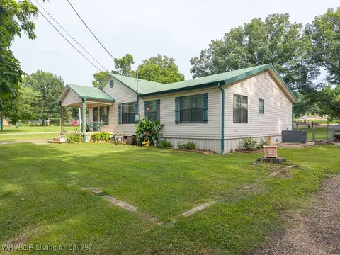 Exterior - 809 Broadway St, Mansfield, AR 72944 photo 9 of 17