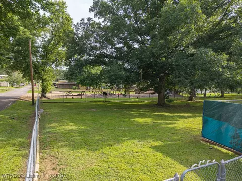 Exterior - 809 Broadway St, Mansfield, AR 72944 photo 17 of 17