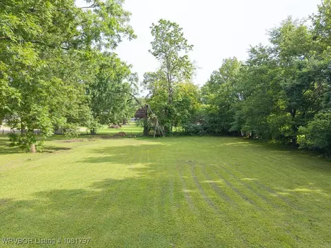 Exterior - 809 Broadway St, Mansfield, AR 72944 photo 15 of 17