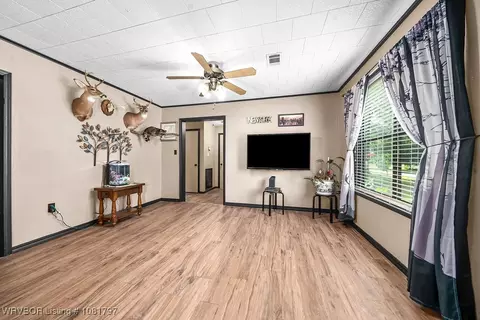 Living - 809 Broadway St, Mansfield, AR 72944 photo 2 of 2