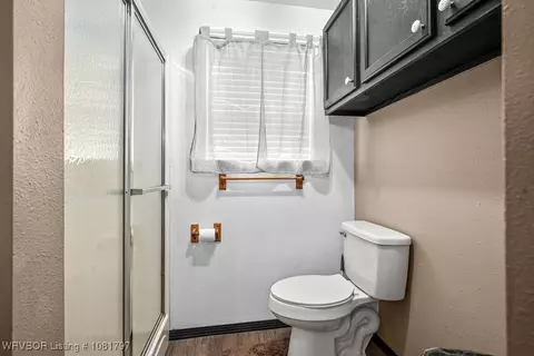 Bath - 809 Broadway St, Mansfield, AR 72944 photo 2 of 4