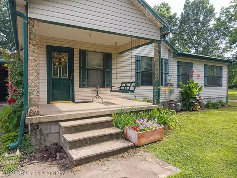 Exterior - 809 Broadway St, Mansfield, AR 72944 photo 4 of 17