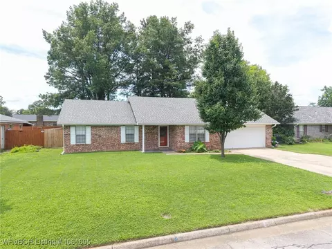 7818 Meadow Dr, Fort Smith, AR 72908