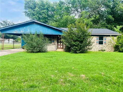 300 Larry, Panama, OK 74951 photo 2