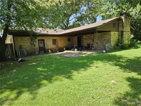 Exterior - 508 E Denver St, Greenwood, AR 72936 photo 2 of 4