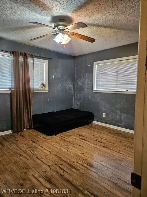 Bedroom - 508 E Denver St, Greenwood, AR 72936 photo 2 of 3