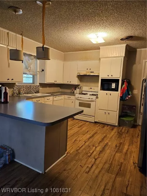 Kitchen - 508 E Denver St, Greenwood, AR 72936 photo 1 of 2