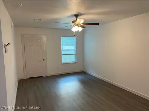 Living - 4223 High St, Fort Smith, AR 72904 photo 4 of 5