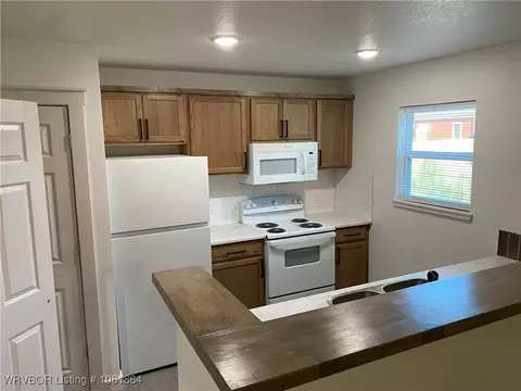 Kitchen - 4223 High St, Fort Smith, AR 72904 photo 4 of 6