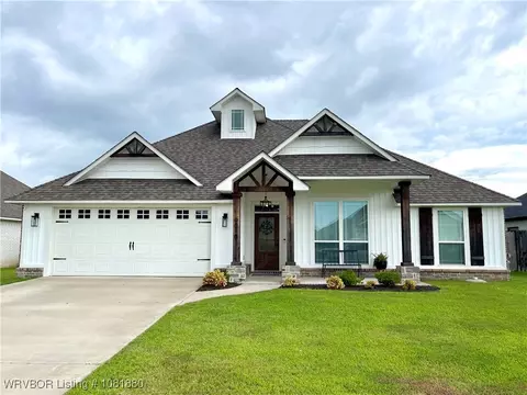 9010 Hawthorne Ln, Fort Smith, AR 72908