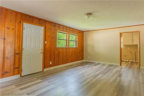 Living - 3708 Morris Dr, Fort Smith, AR 72904 photo 3 of 3