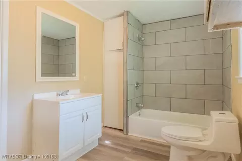 Bath - 3708 Morris Dr, Fort Smith, AR 72904 photo 2 of 2