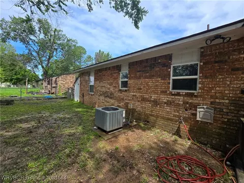 Exterior - 203 Ohio Ln, Lavaca, AR 72941 photo 3 of 3