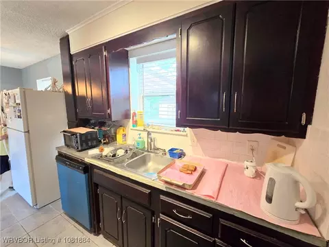 Kitchen - 203 Ohio Ln, Lavaca, AR 72941 photo 1 of 2