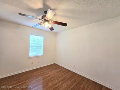 Bedroom - 203 Ohio Ln, Lavaca, AR 72941 photo 3 of 3