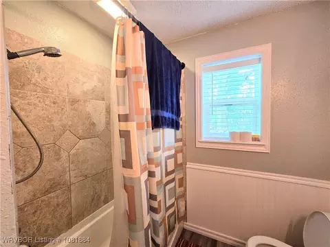 Bath - 203 Ohio Ln, Lavaca, AR 72941 photo 2 of 3