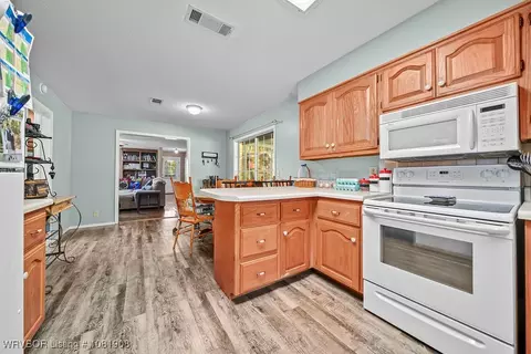 Kitchen - 6810 Robin Way, Ozark, AR 72949 photo 3 of 4