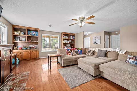 Living - 6810 Robin Way, Ozark, AR 72949 photo 1 of 1