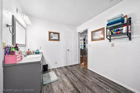 Bath - 6810 Robin Way, Ozark, AR 72949 photo 3 of 3