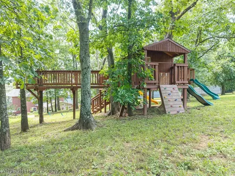 Exterior - 9301 Canopy Oaks Dr, Fort Smith, AR 72903 photo 4 of 7