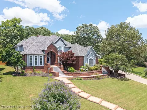 Exterior - 9301 Canopy Oaks Dr, Fort Smith, AR 72903 photo 2 of 7