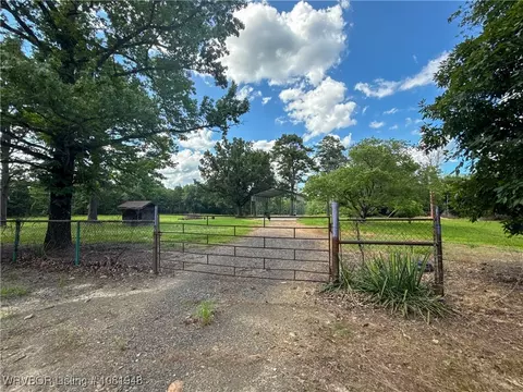 20706 Fields Ln, Hodgen, OK 74939