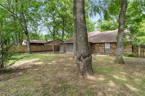 Exterior - 3316 Londonderry Rd, Fort Smith, AR 72908 photo 5 of 8