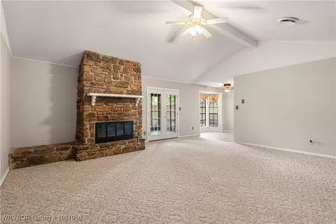 Living - 3316 Londonderry Rd, Fort Smith, AR 72908 photo 1 of 4