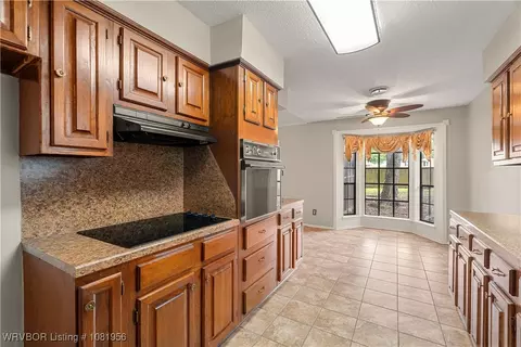 Kitchen - 3316 Londonderry Rd, Fort Smith, AR 72908 photo 1 of 3