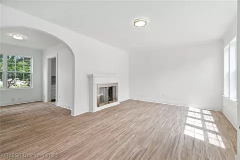 Living - 803 Clifton Ct, Fort Smith, AR 72901 photo 3 of 3