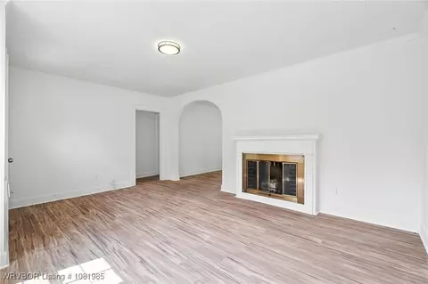 Living - 803 Clifton Ct, Fort Smith, AR 72901 photo 1 of 3